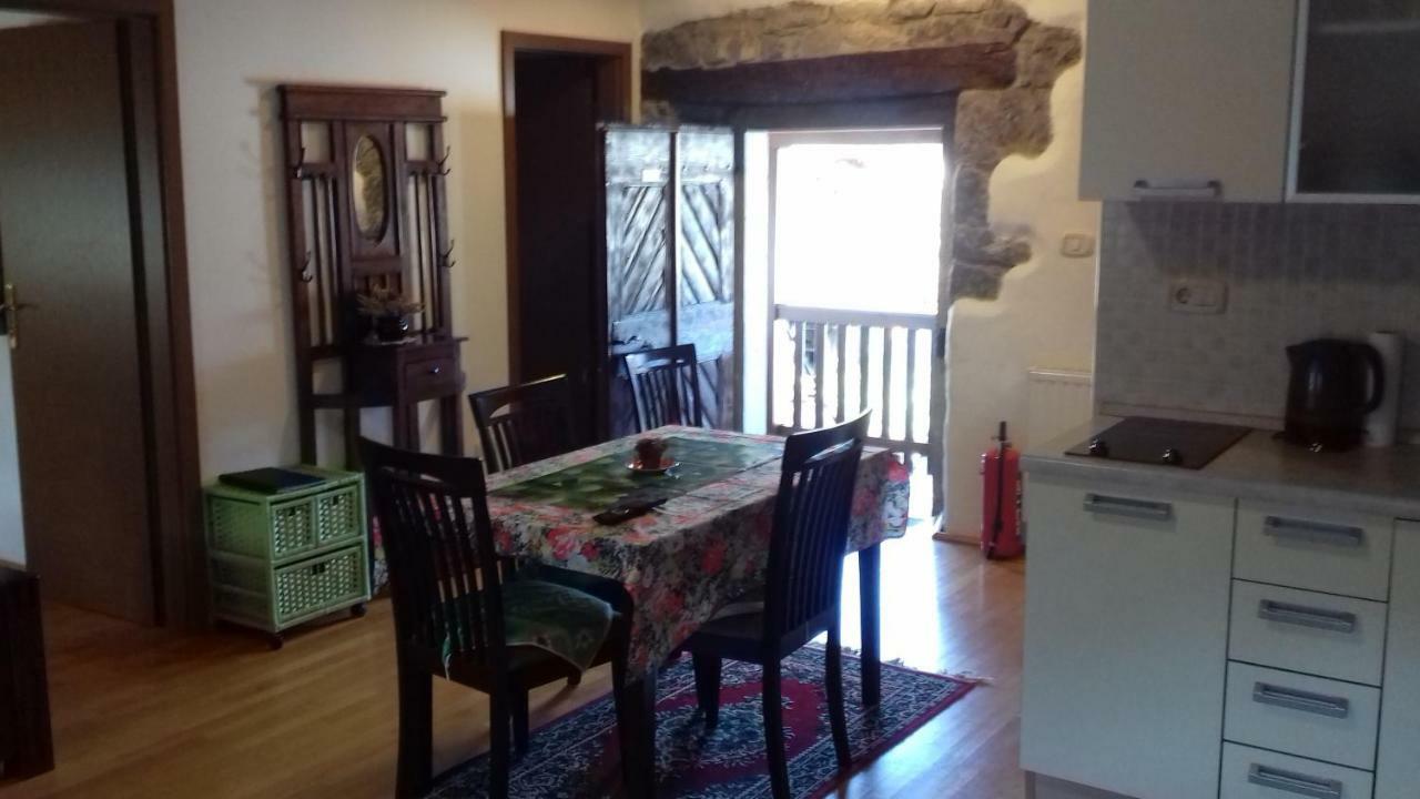 Apartmaji Pri Zivcovih Dutovlje Exterior foto